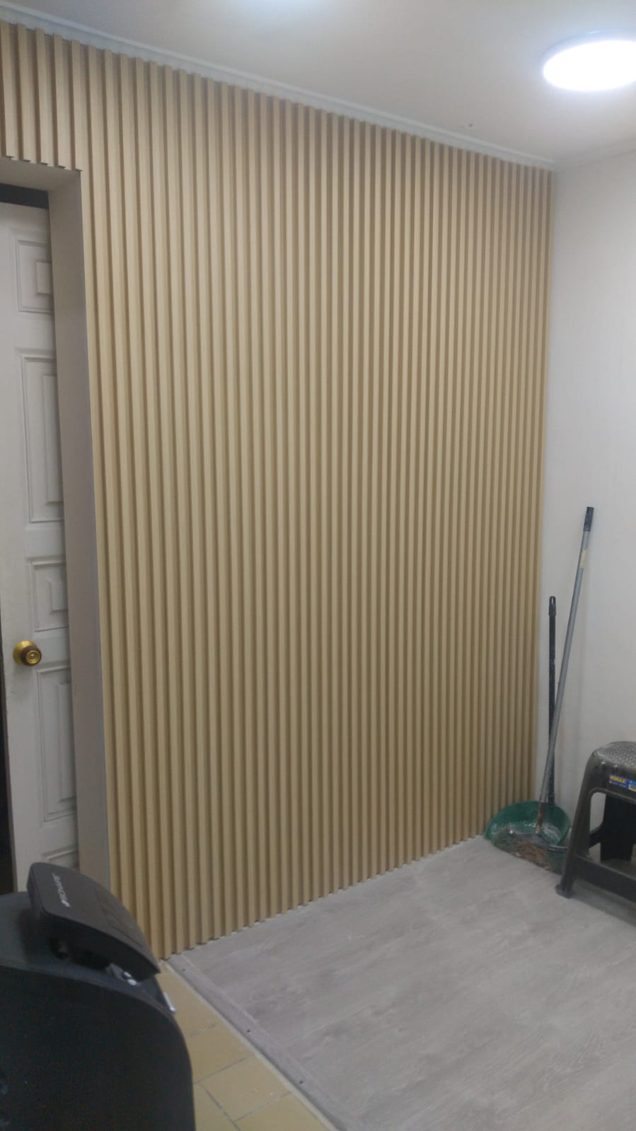 Panel de madera lineal